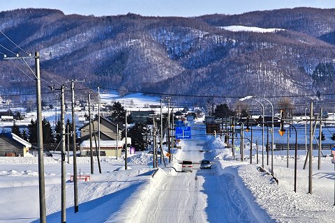 冬の北海道の雪道